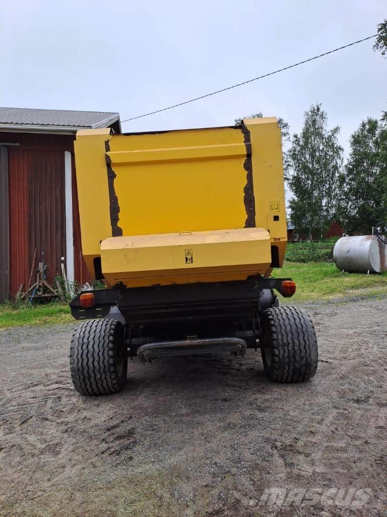 New Holland BR 7060 Rundballenpressen
