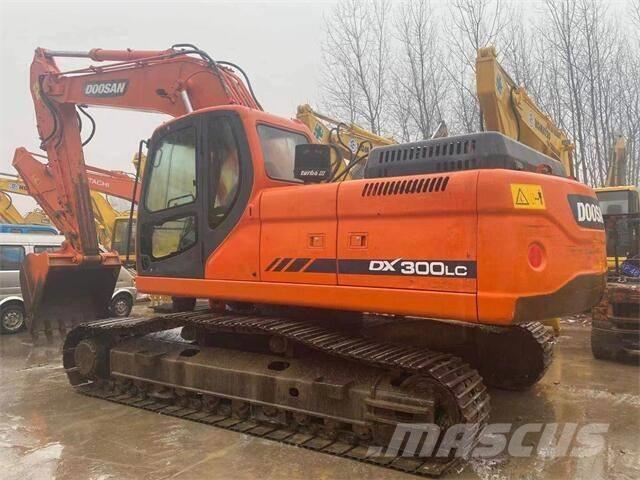 Doosan DX300 Raupenbagger