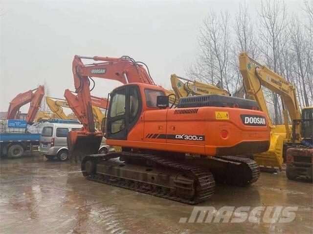 Doosan DX300 Raupenbagger