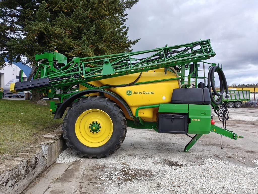 John Deere M 962 i Anhängespritzen