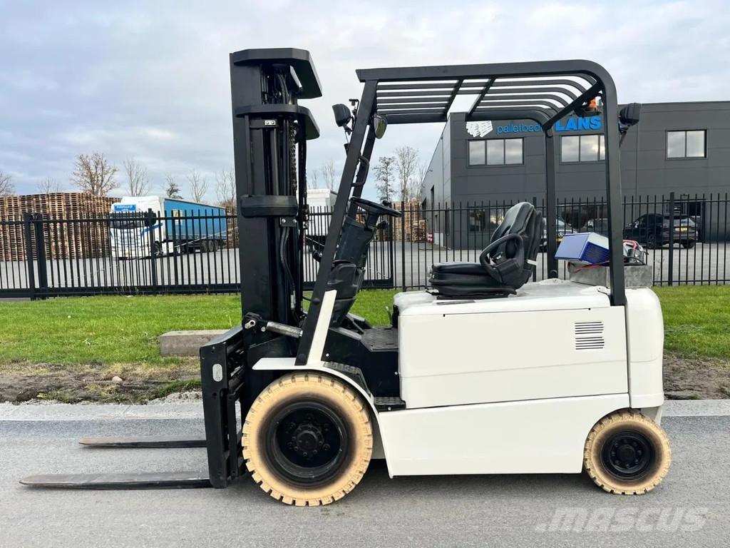 CAT EP30K-PAC Elektrische heftrucks