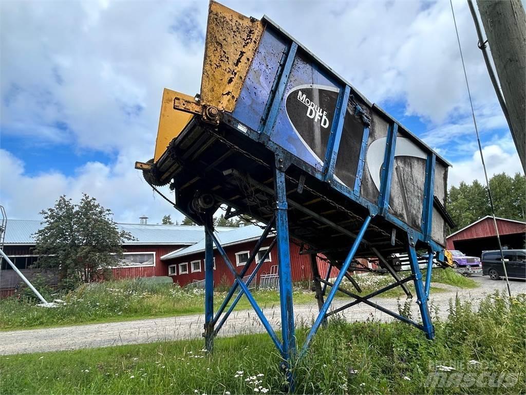 Pellon Täyttöpöytä Weitere Viehgeräte