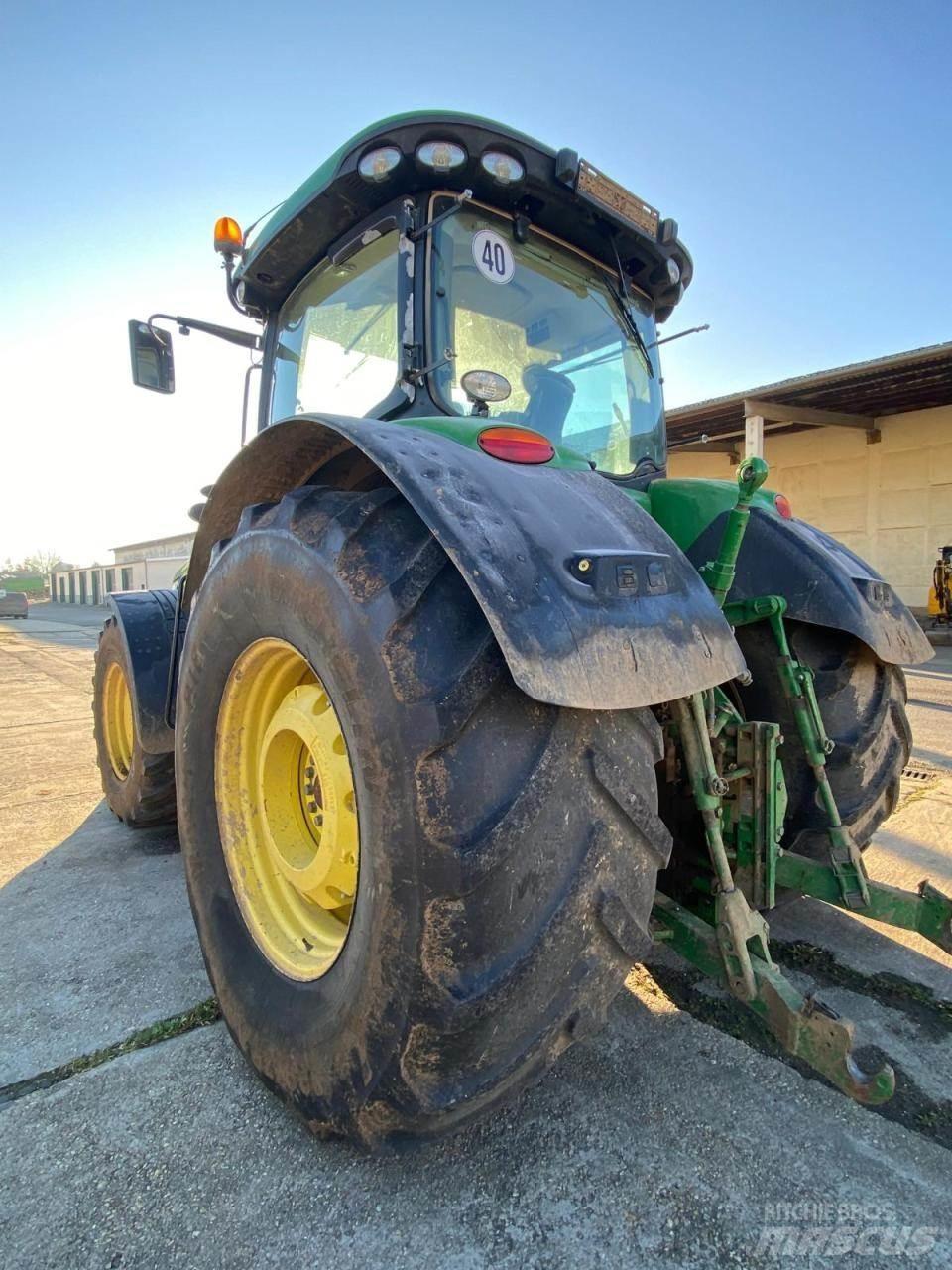 John Deere 8345 R Traktoren