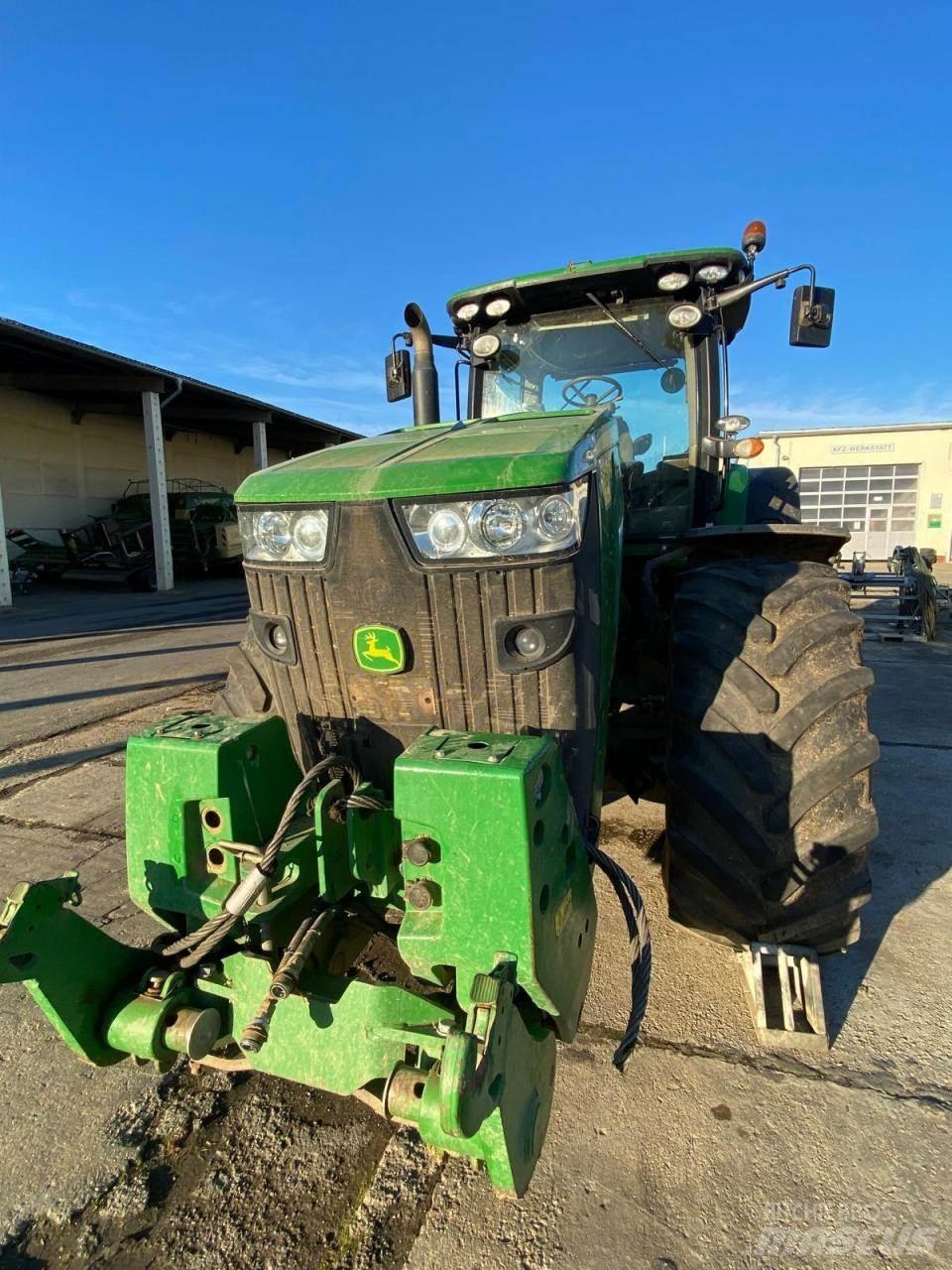 John Deere 8345 R Traktoren