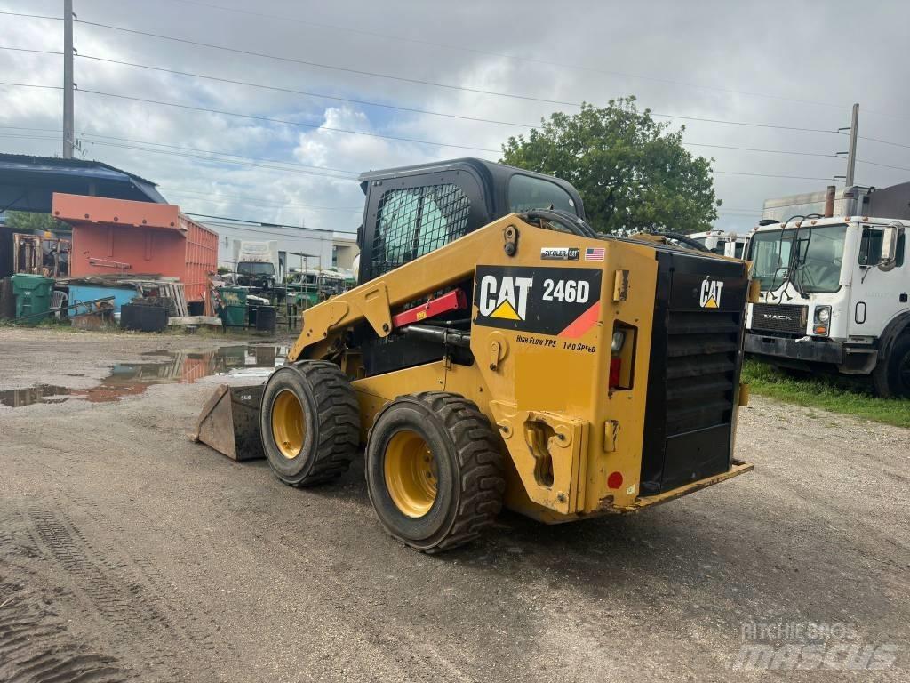CAT 246 D Kompaktlader