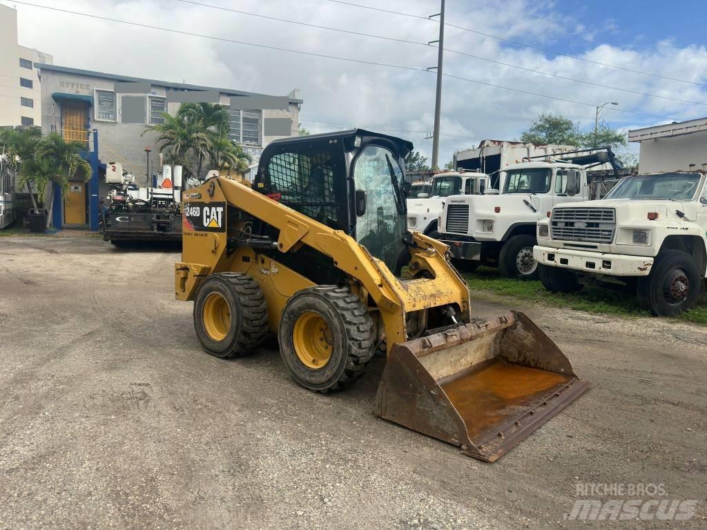 CAT 246 D Kompaktlader