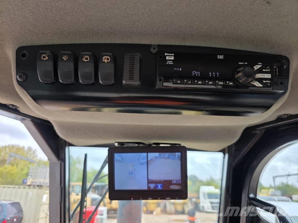 CAT D 5 K 2 LGP Bulldozer