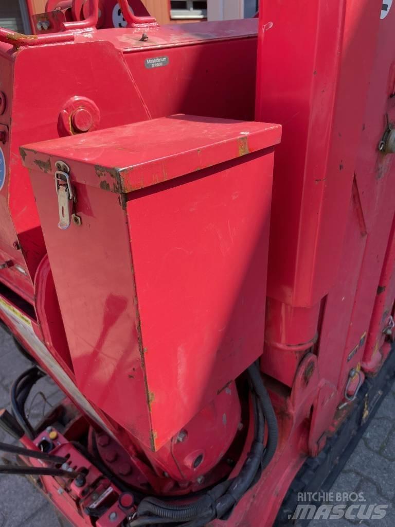 Unic URW-095 Raupenkrane