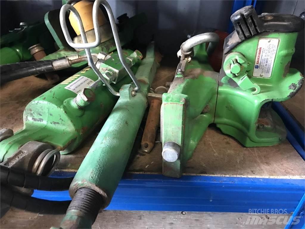 John Deere 6215R Traktoren