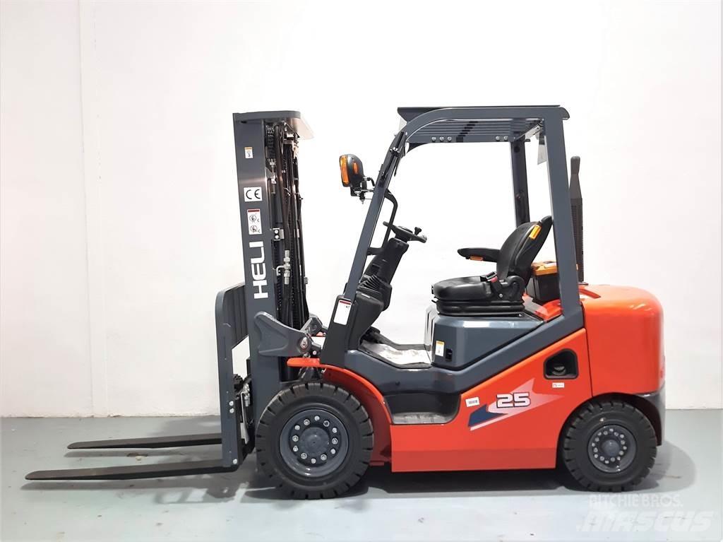 Heli CPCD25 XC26H Diesel heftrucks