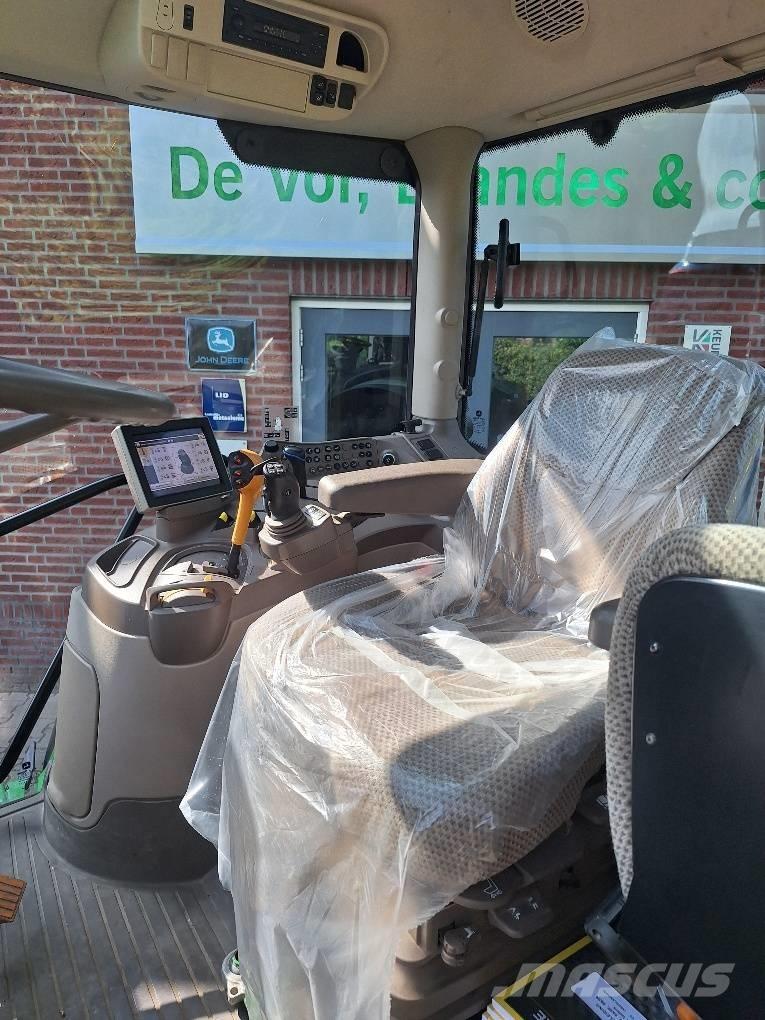 John Deere 6130R Traktoren