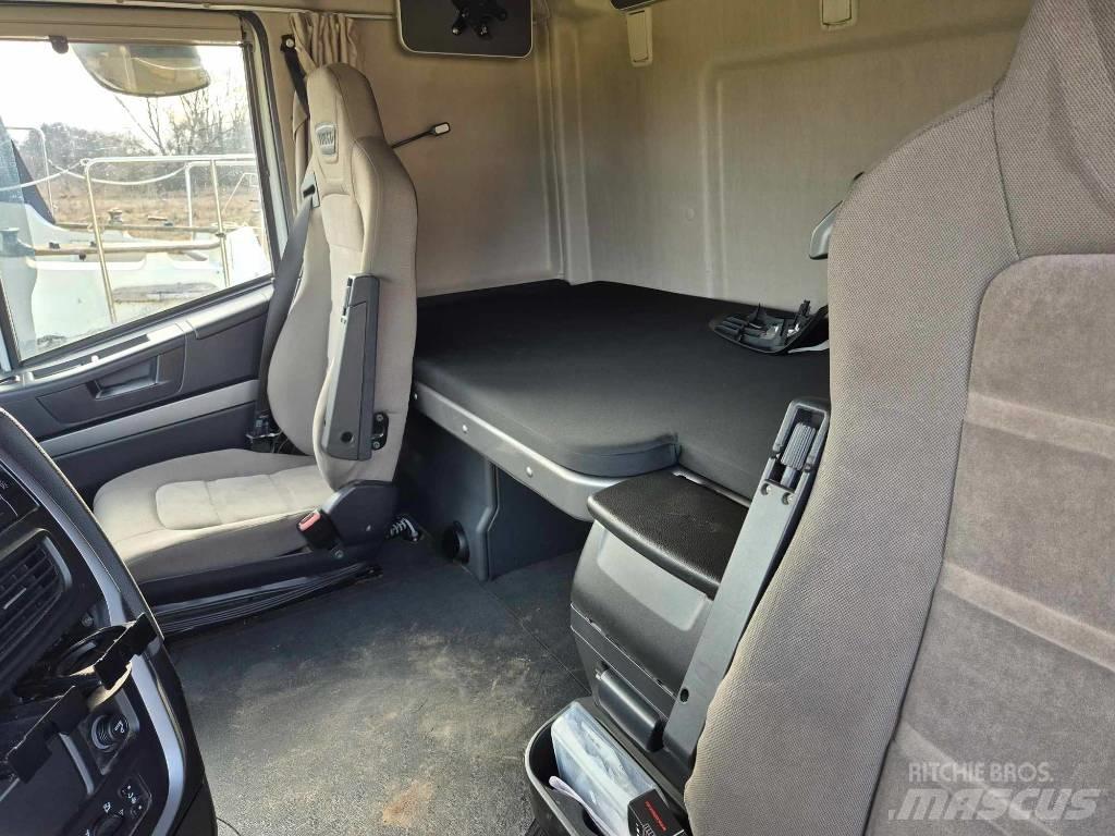Iveco Stralis 420 Pritschenwagen mit Seilwinde