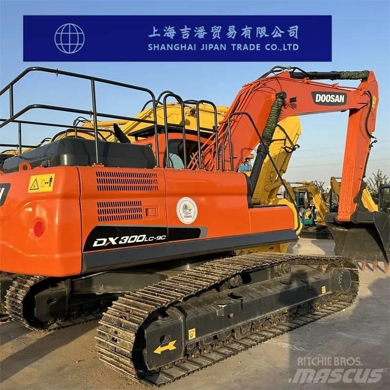 Doosan DX 300 Raupenbagger