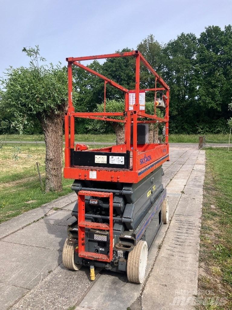 SkyJack 3226 Scheren-Arbeitsbühnen