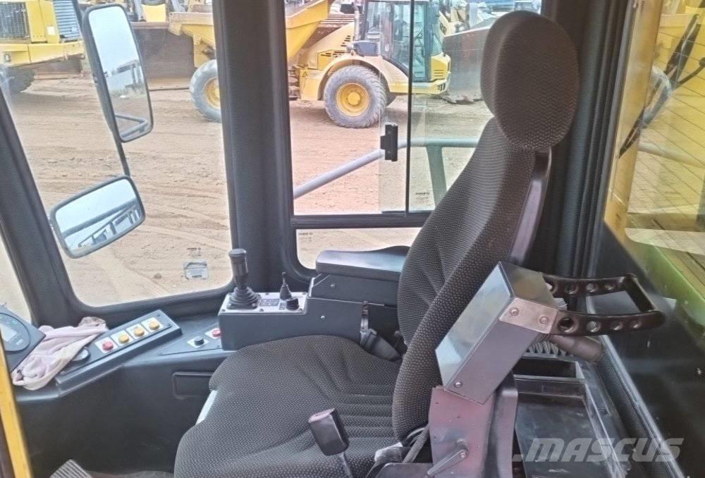 Bomag BC 772 RB-2 Müllverdichter