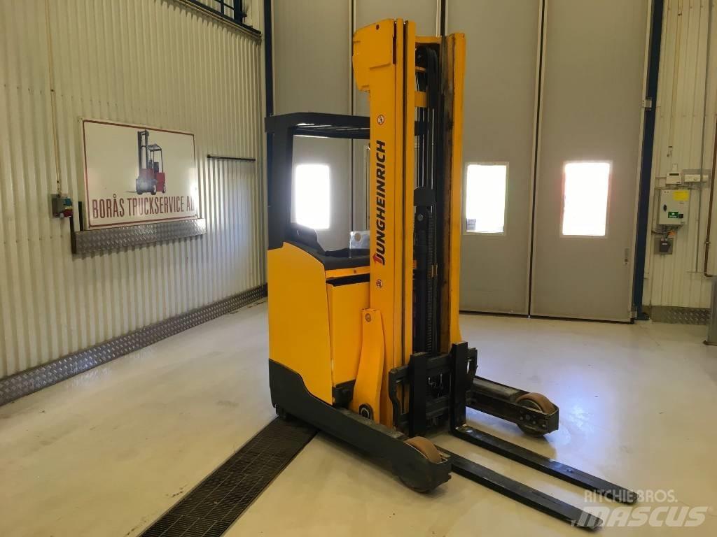 Jungheinrich ETV 214 Schubmaststapler