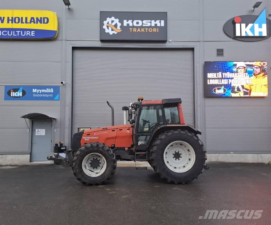 Valtra Valmet 8950 Traktoren
