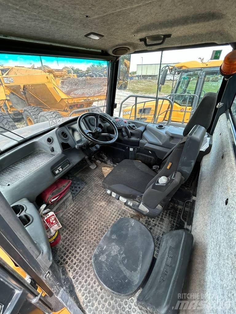 Bell B30E Dumper - Knickgelenk
