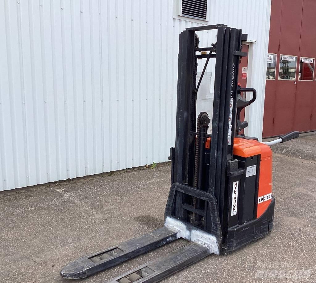 BT SPE 125 Zelfrijdende stapelaars
