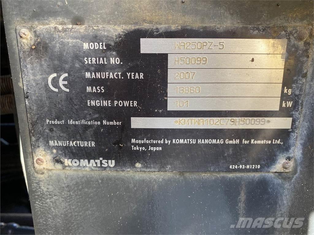 Komatsu WA250PZ-5 Radlader