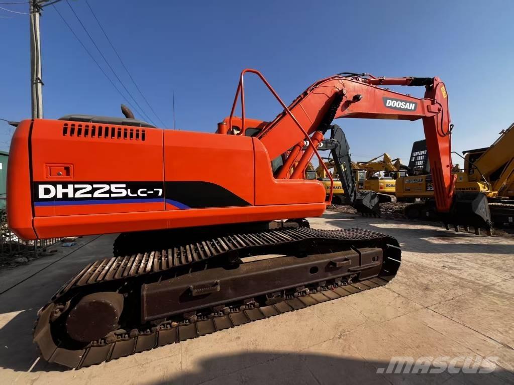 Doosan DH 225 LC-7 Raupenbagger