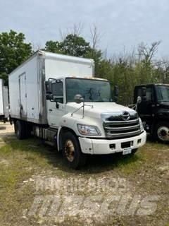 Hino 338 Kofferaufbau