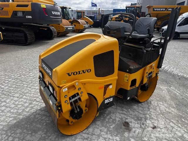 Volvo DD25B Tandemwalzen