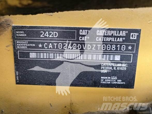 CAT 242D Kompaktlader