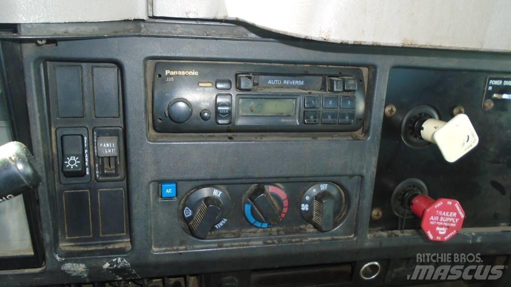 International F 4900 Absetzkipper