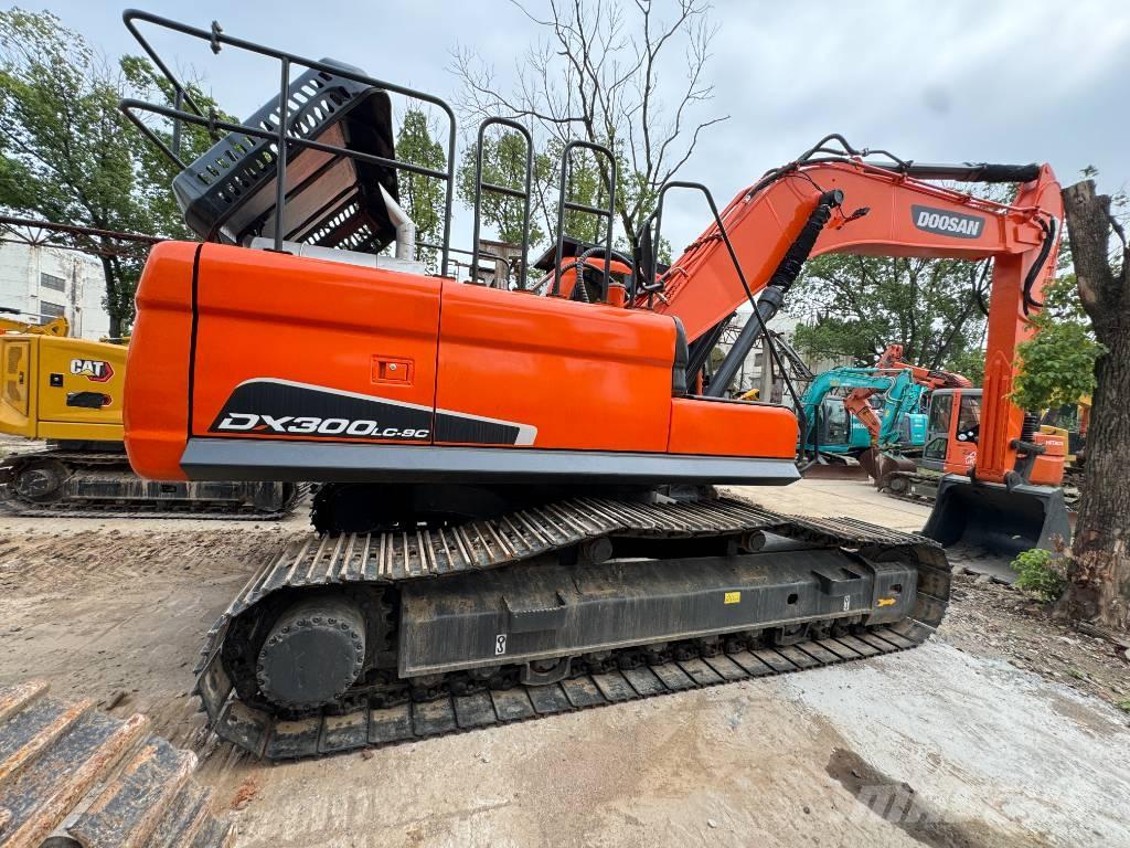 Doosan DX 300 Raupenbagger