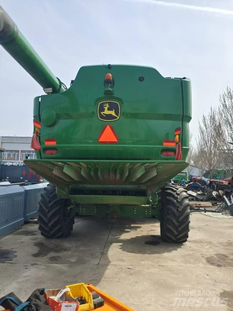 John Deere S660 Mähdrescher