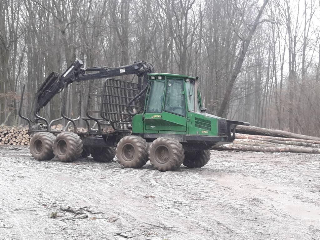 John Deere 810D Forwarder