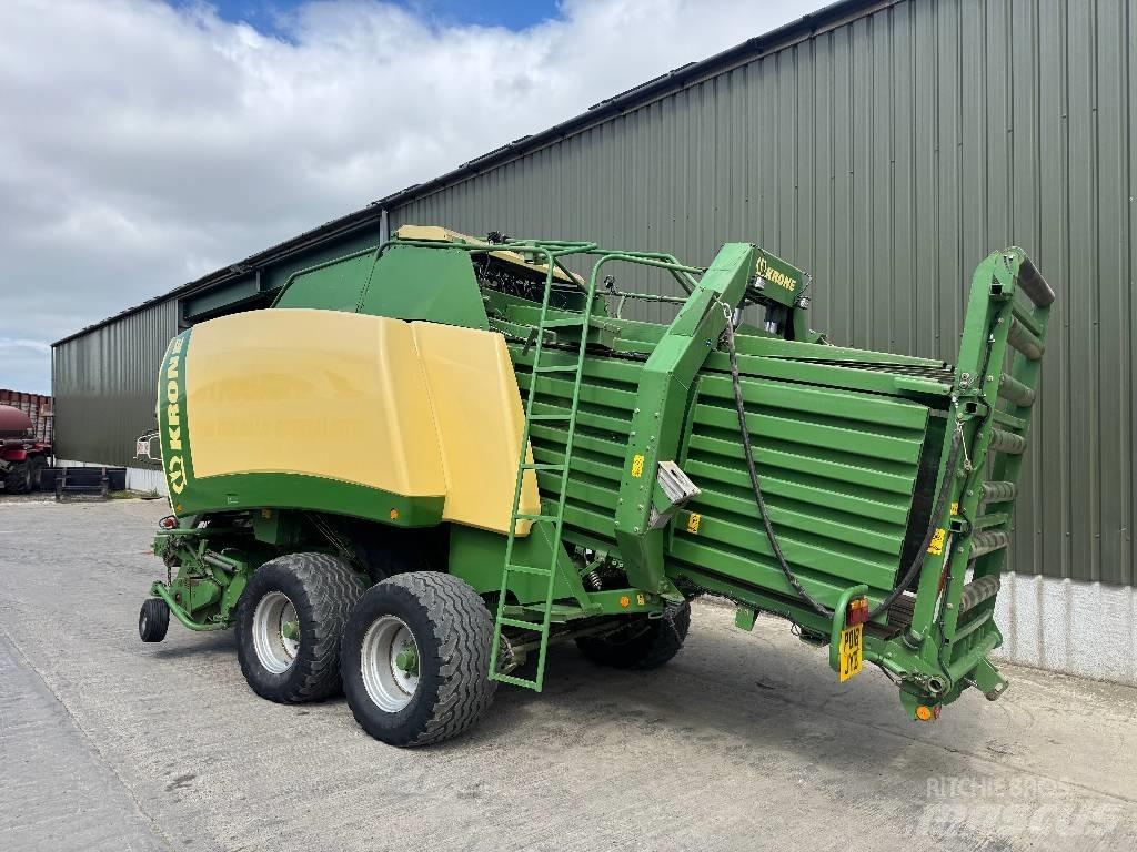Krone Big Pack 12130 Quaderpressen