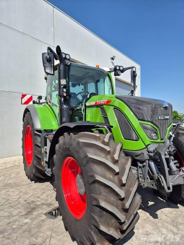 Fendt 718 Vario Traktoren