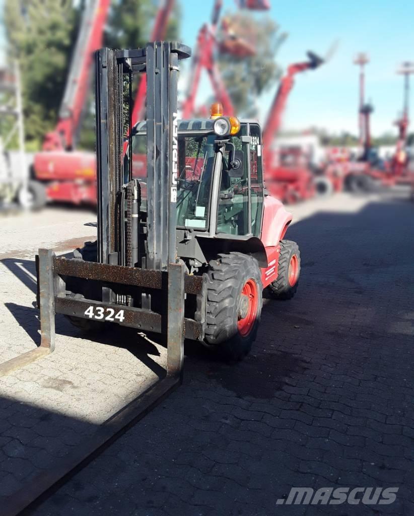 Ausa C 300 H X4 Geländestapler
