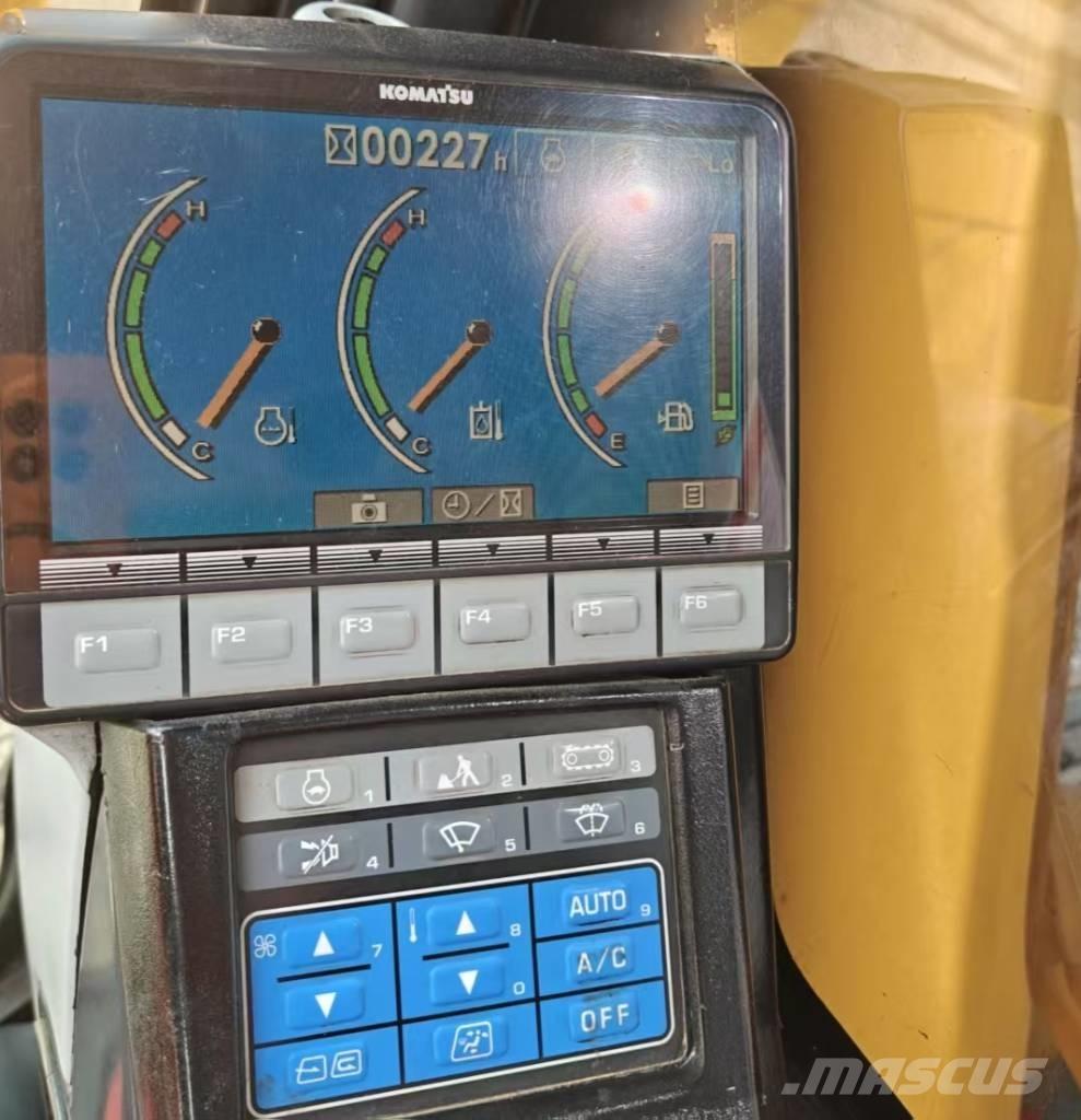 Komatsu 210LC-8 Raupenbagger