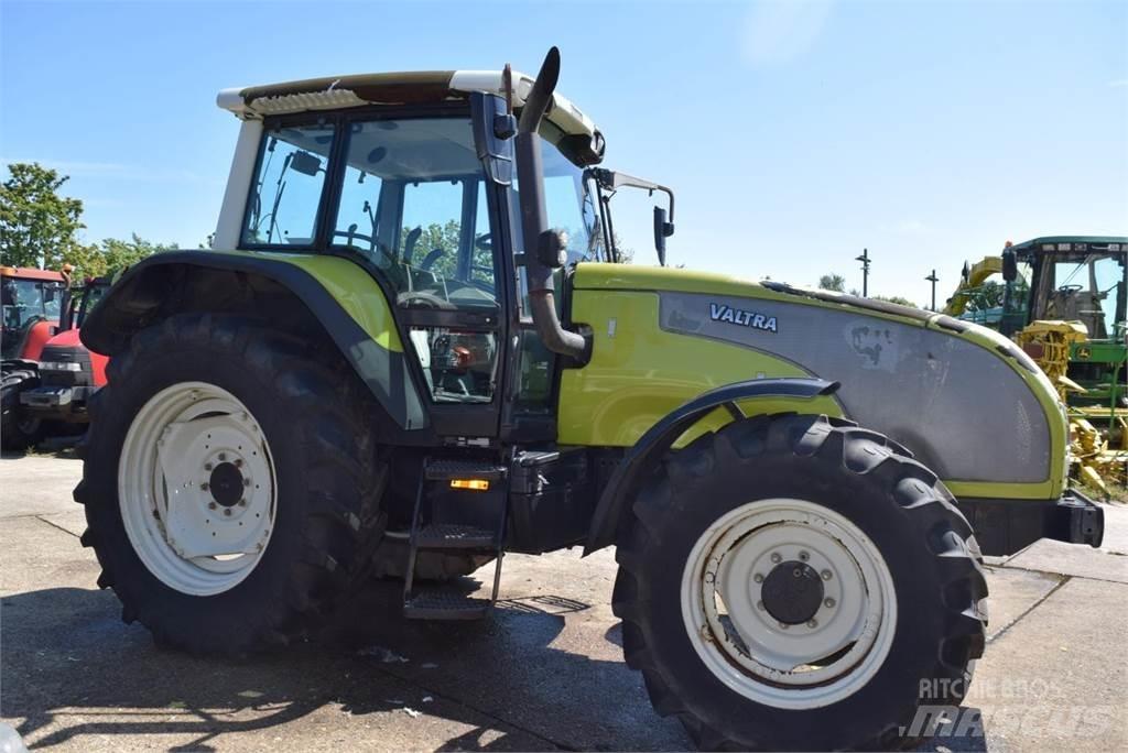 Valtra T120 Traktoren