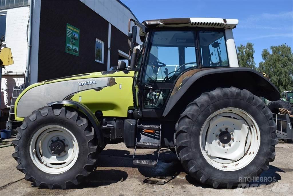 Valtra T120 Traktoren