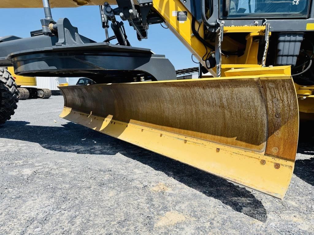 DEERE 672G Grader