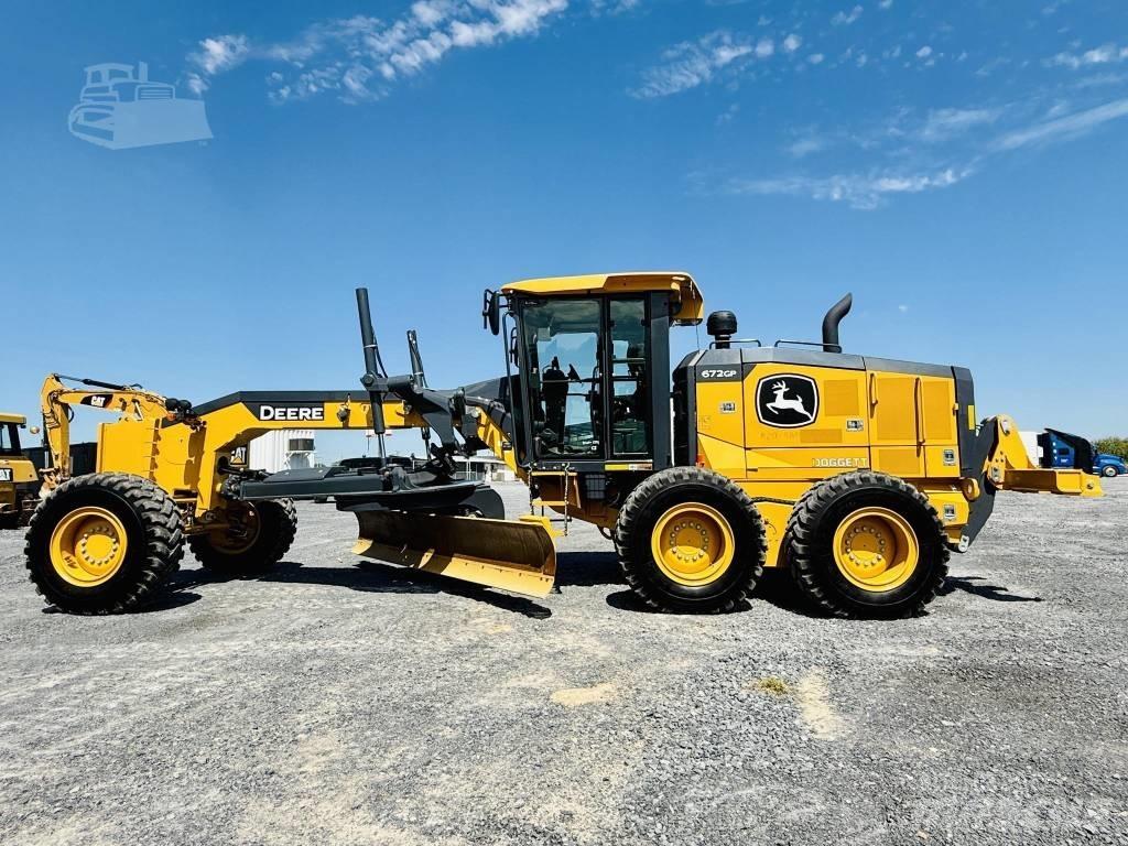 DEERE 672G Grader