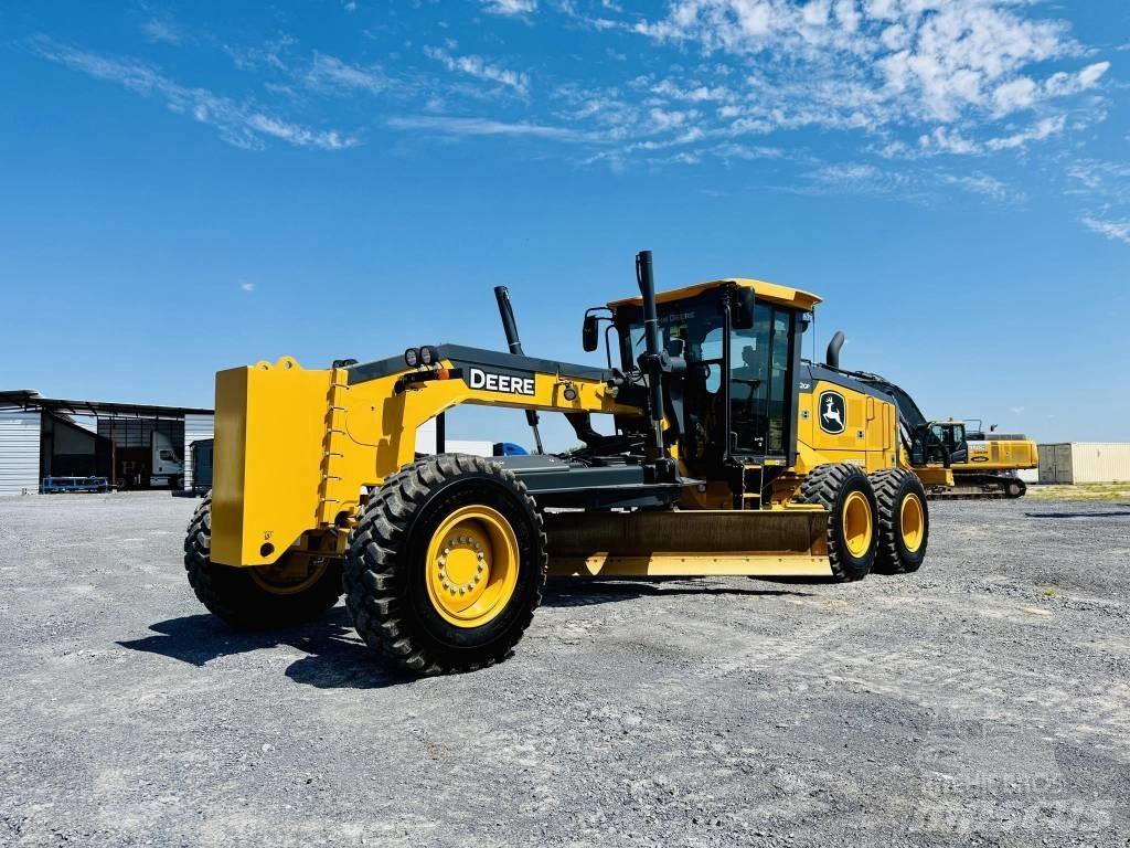 DEERE 672G Grader