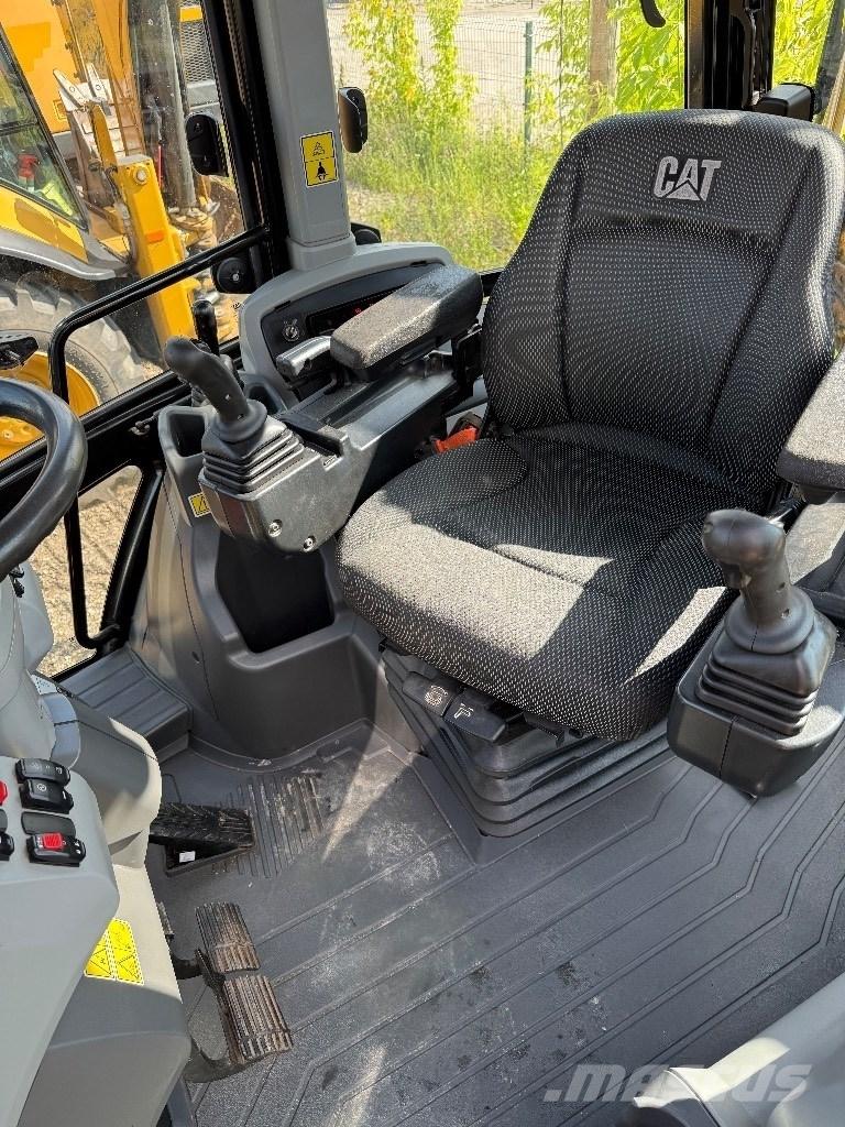 CAT 444 Baggerlader