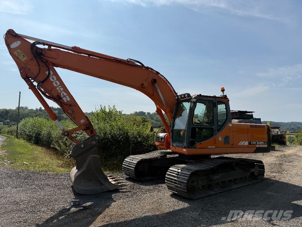 Doosan DX 225 LC Raupenbagger
