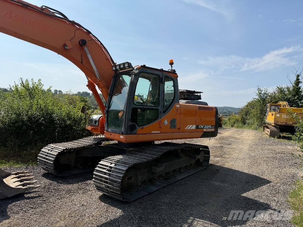 Doosan DX 225 LC Raupenbagger