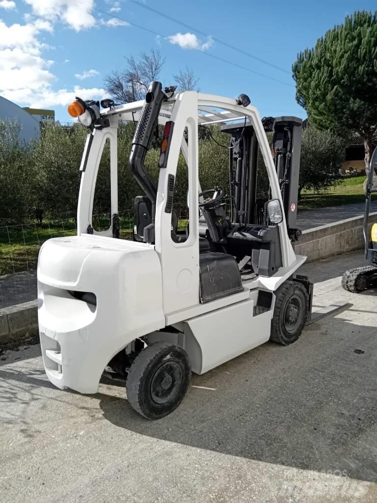 UniCarriers DX 25 Diesel heftrucks