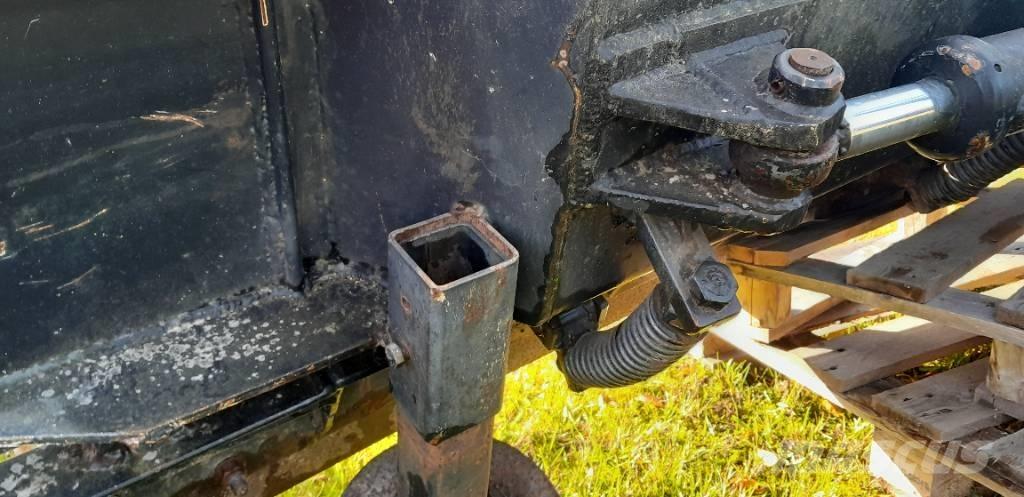 Pome 320 Schneeschilde und -pflüge