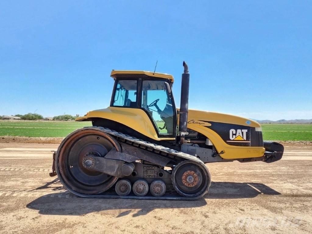 CAT CH45 Traktoren