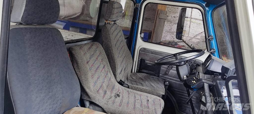 Avia 30N Pritschenwagen/Pritschenwagen mit Seitenklappe