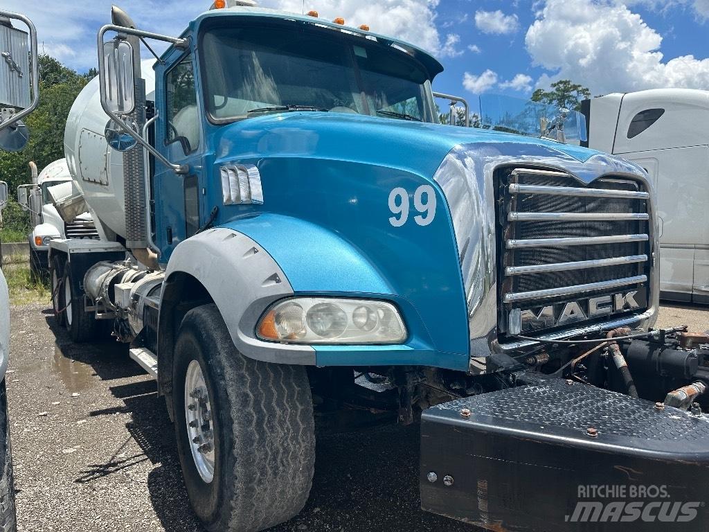 Mack GU 800 Andere Fahrzeuge