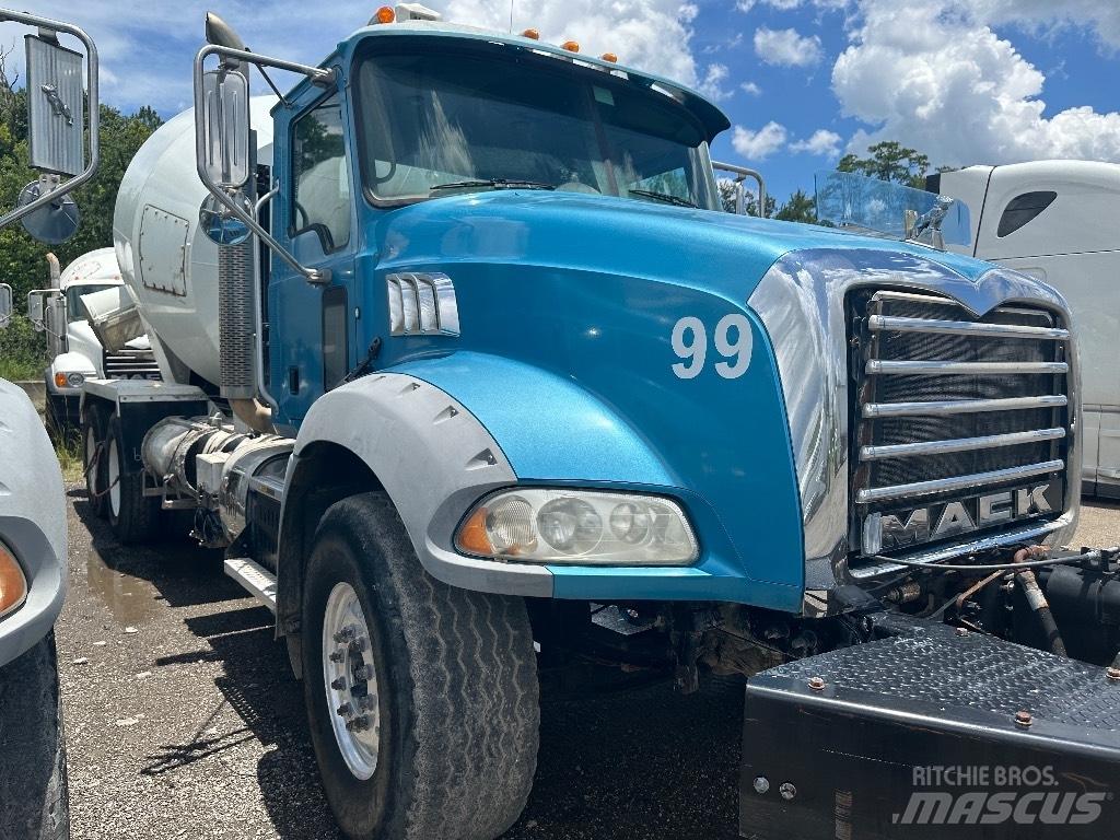 Mack GU 800 Andere Fahrzeuge
